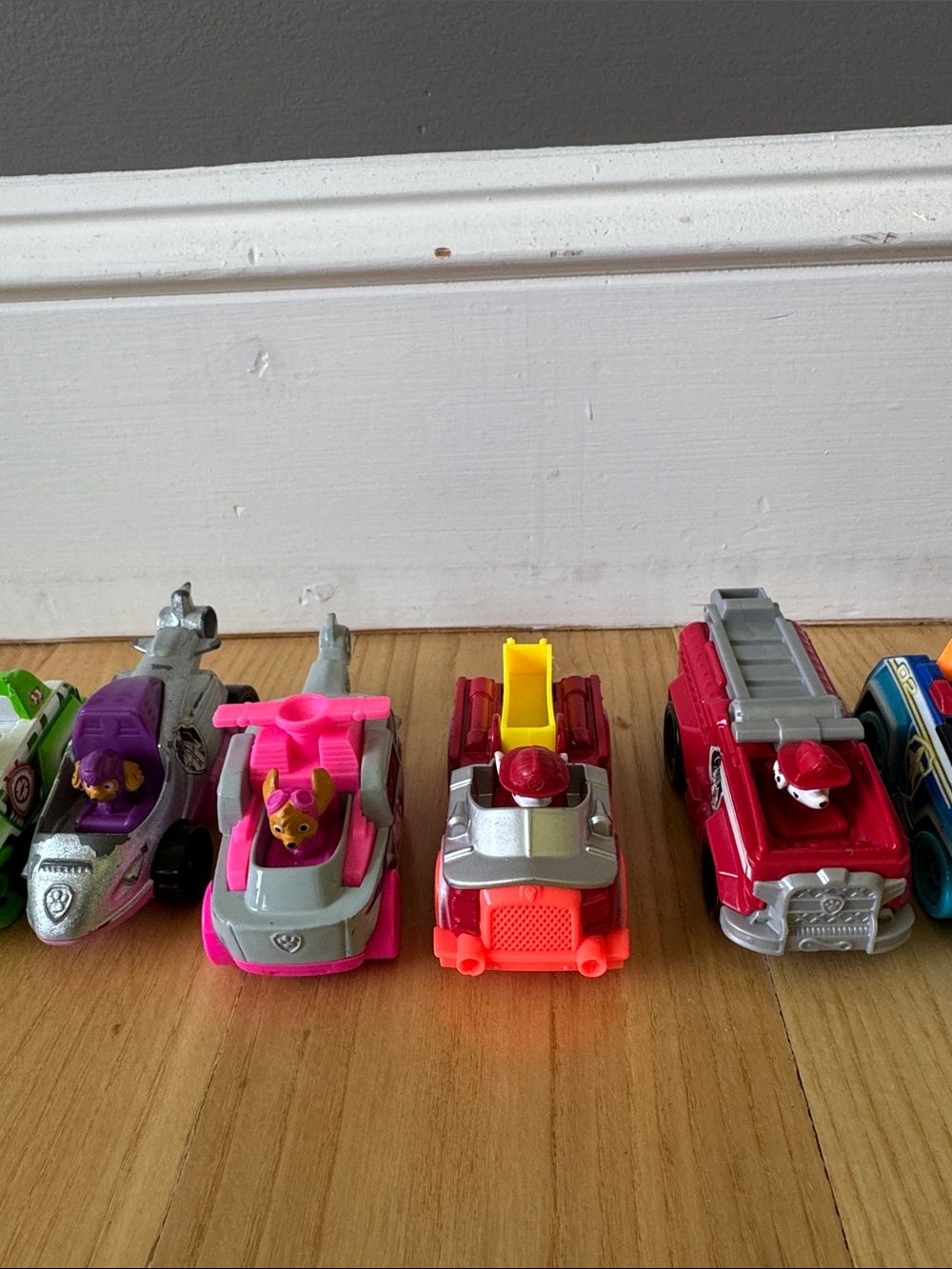 Paw Patrol Die Cast Vehicle Lot Mission Cruiser 13 Cars 5 Air Rescue Planes - Picture 5 of 16